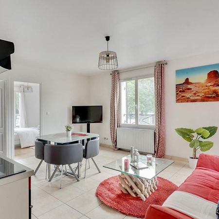 Chic Apart With Parking Near Paris Обервил Екстериор снимка