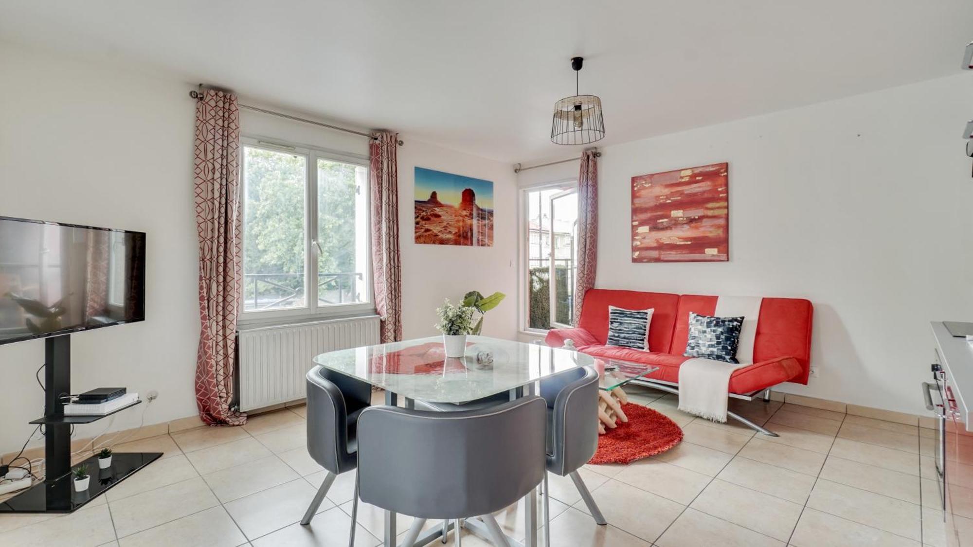 Chic Apart With Parking Near Paris Обервил Екстериор снимка
