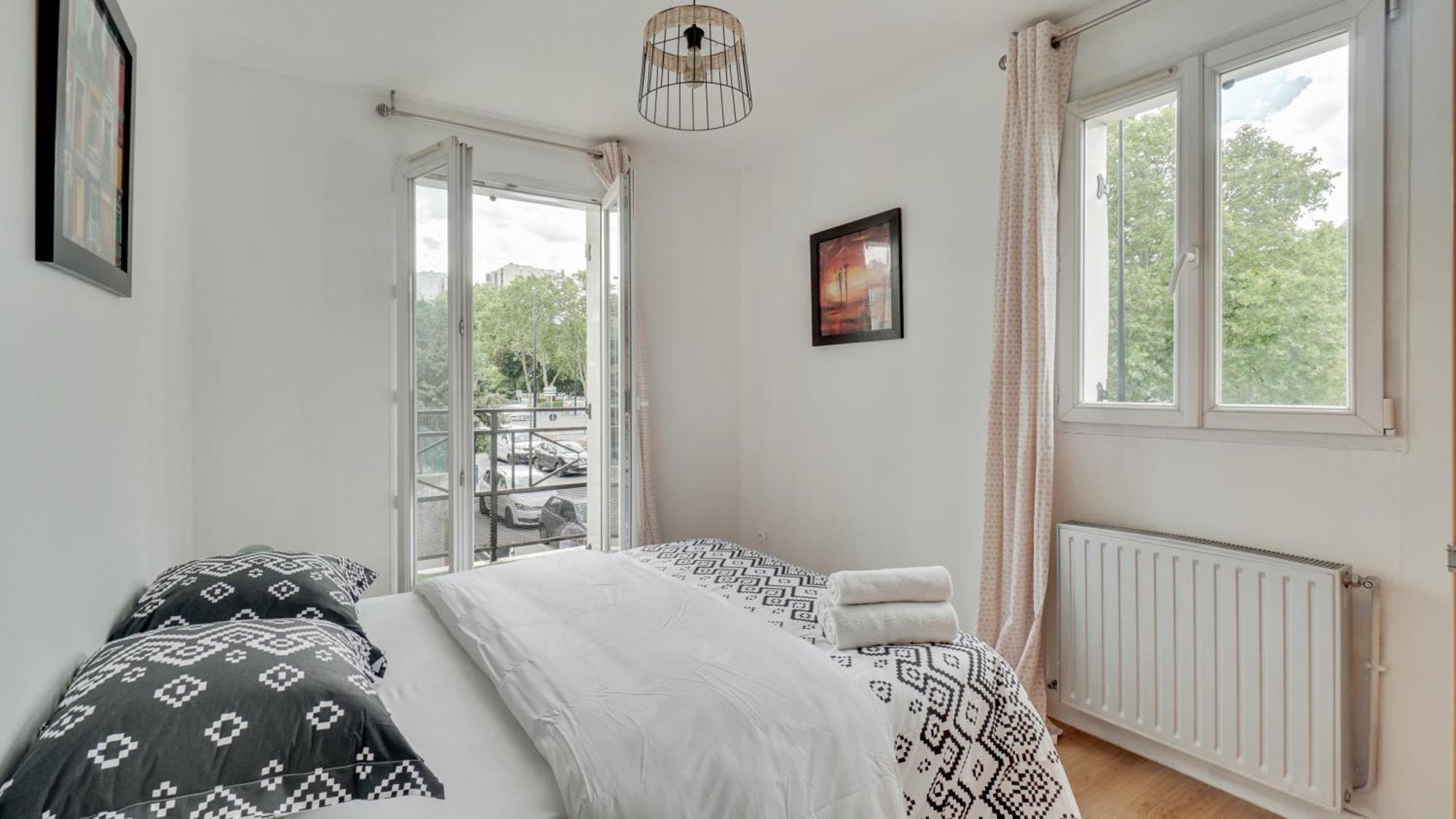 Chic Apart With Parking Near Paris Обервил Екстериор снимка