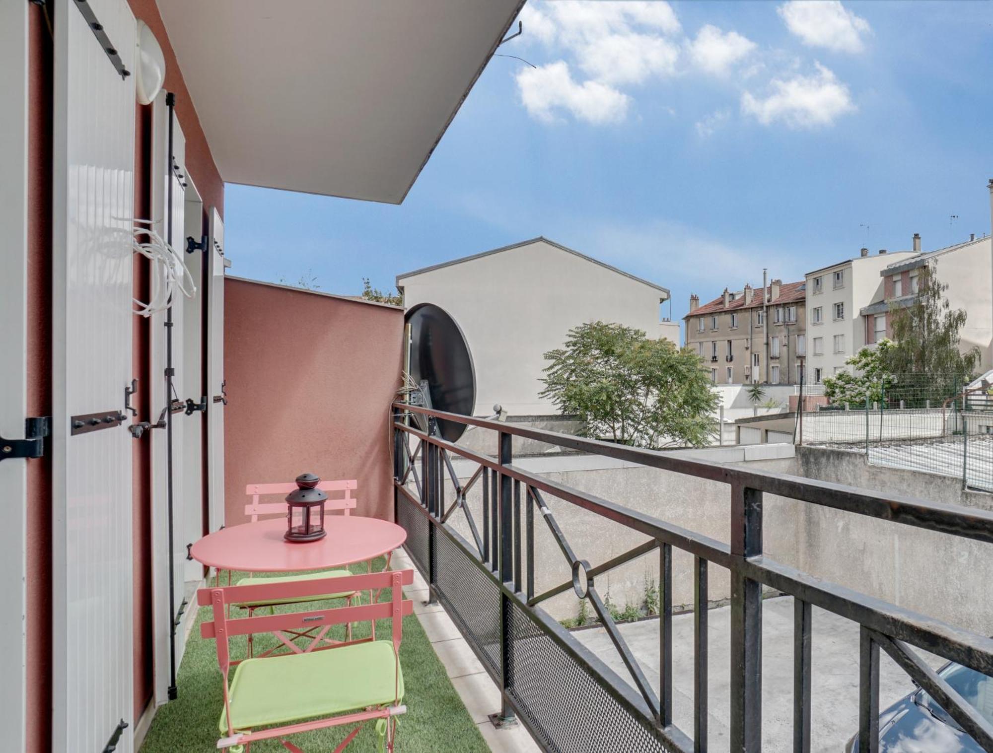 Chic Apart With Parking Near Paris Обервил Екстериор снимка